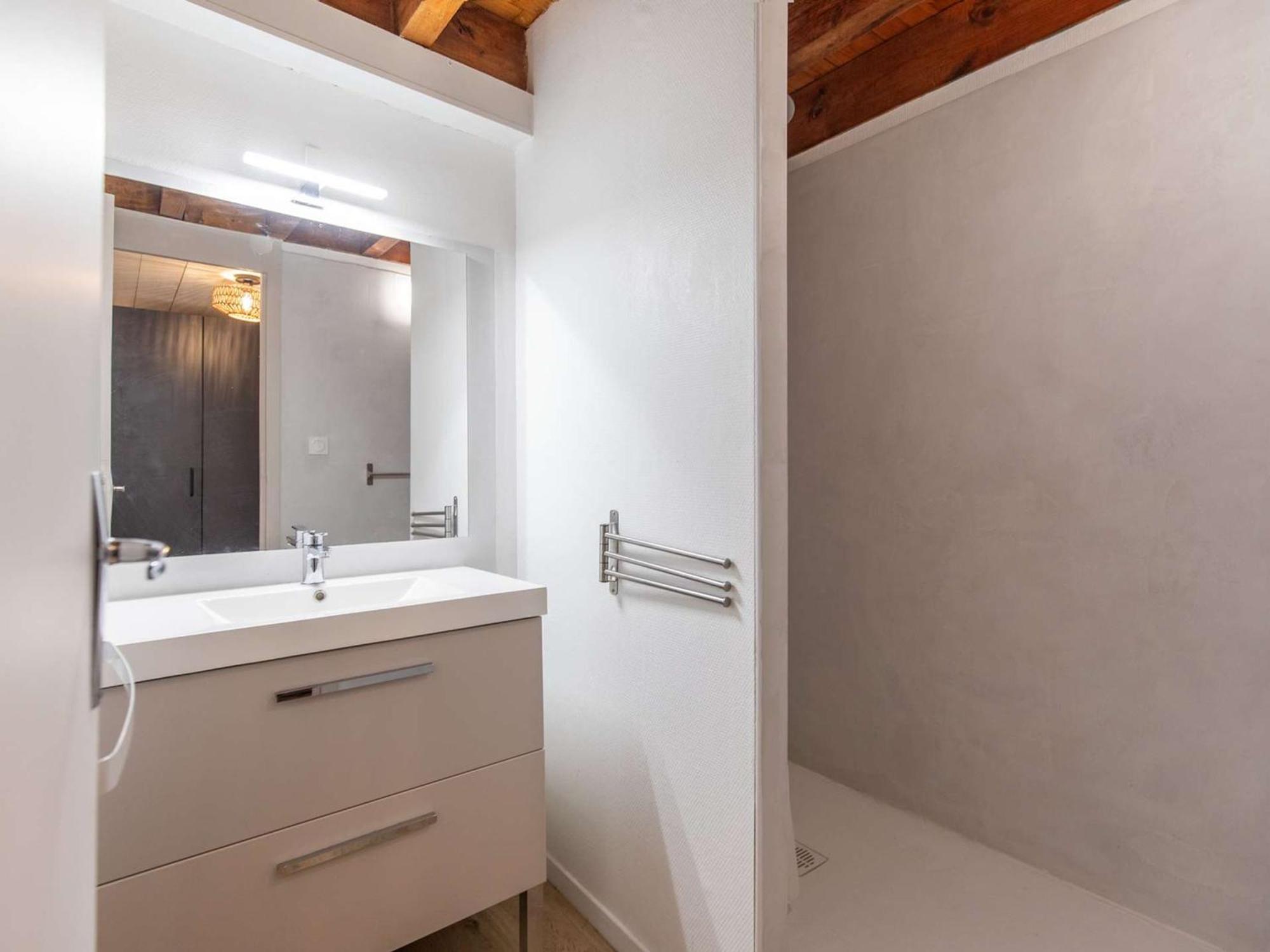 T2 Renove Avec Terrasse, Parking Prive, Local Velos A Cauterets - Fr-1-401-290 Экстерьер фото